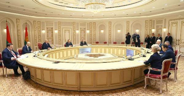 Президент Беларуси встретился с губернатором Вологодской области России