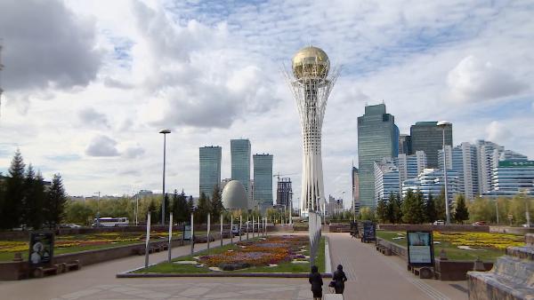 Президент Беларуси поздравил главу Казахстана с Днём республики