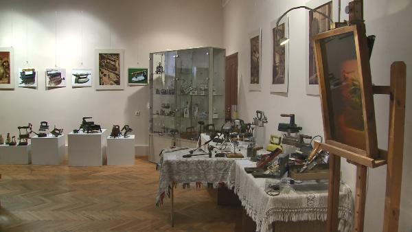 Выставка утюгов открылась в могилёвском музее этнографии 