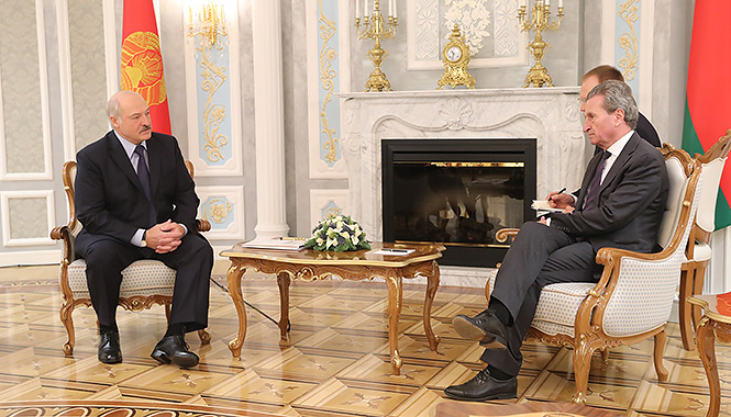 Лукашенко встретился с Еврокомиссаром по бюджету и кадровым ресурсам