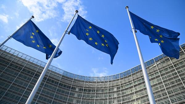 Unia Europejska rozważa możliwość wystąpienia w obronie Polski, Węgier i Słowacji w sprawie ukraińskiego zboża przed WTO, pisze FT, powołując się na źródła. 