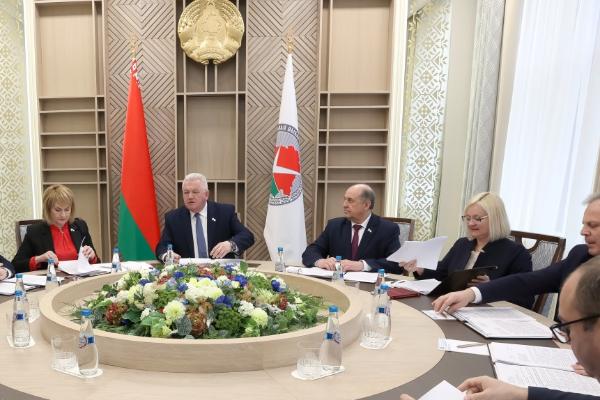 ЦИК Беларуси зарегистрировал 56 кандидатов в Совет Республики