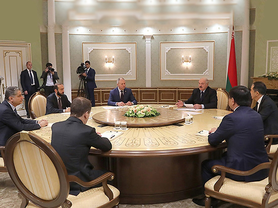 Лукашенко встретился с главами правительств ЕАЭС