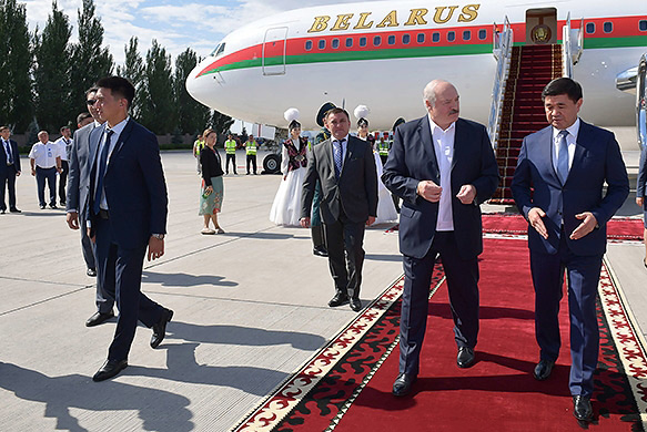 Александр Лукашенко прибыл в Кыргызстан