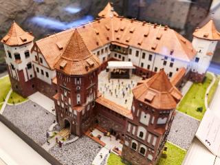 Копию Мирского замка представил Музей миниатюр