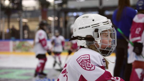 Первый чемпионат Беларуси по хоккею среди женщин