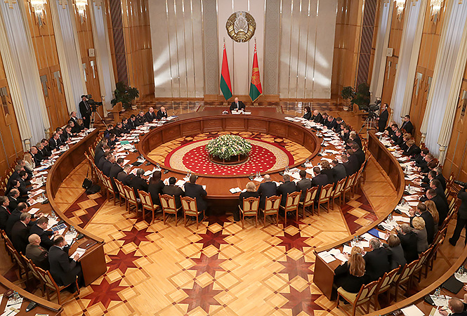 А. Лукашенко поручил разработать концепцию развития Минска как «умного города»