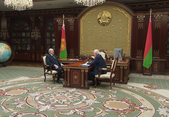 Лукашенко принял с докладом председателя Мингорисполкома