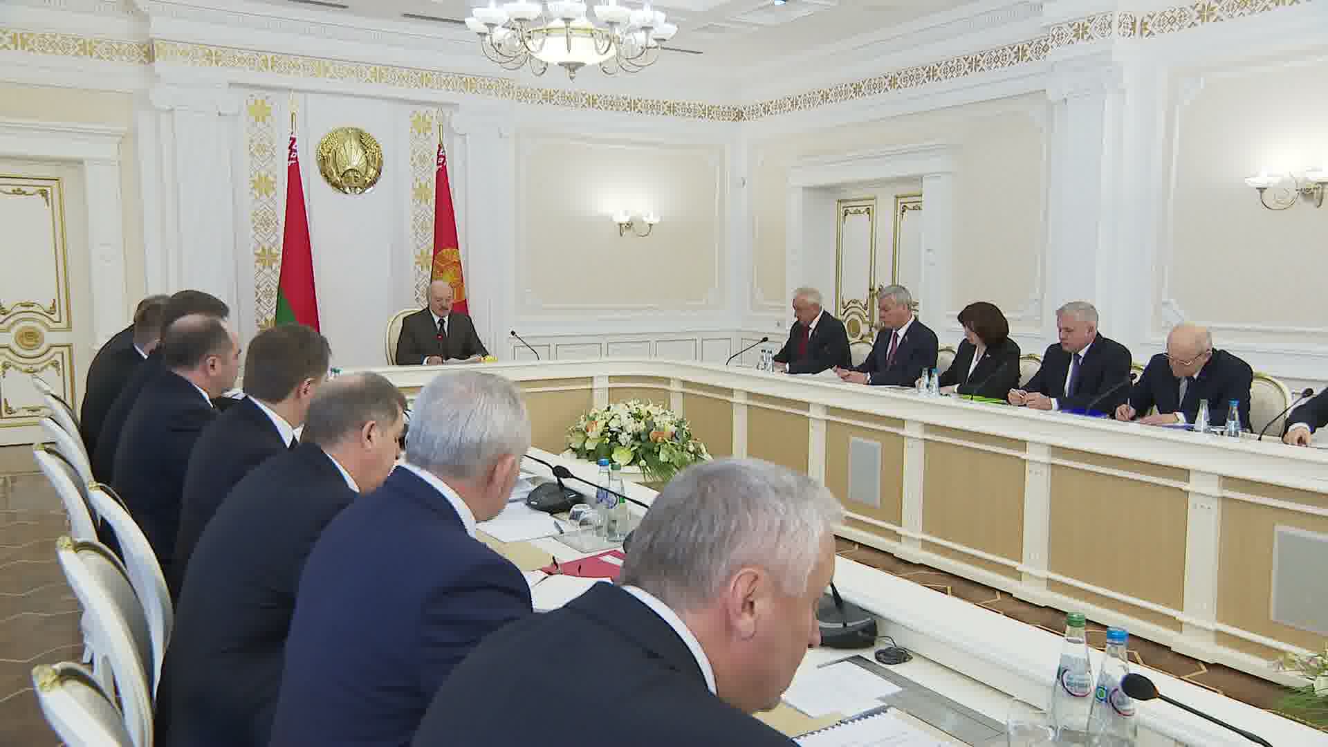 Лукашенко провёл совещание по вопросам развития регионов