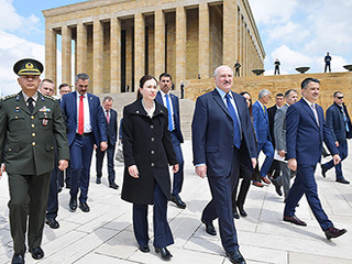 Лукашенко прибыл с визитом в Турцию