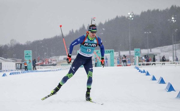 Dmitry Lazovsky clinches gold at the Russian Biathlon Cup