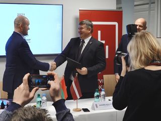 Чемпионат мира по хоккею 2021: Беларусь и Латвия подписали договор о проведении мероприятия