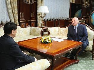 Президент встретился с послом Казахстана
