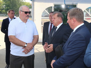 А.Лукашенко потребовал привести в порядок аэропорт Брест