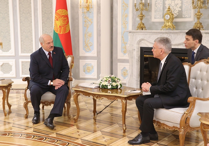 Александр Лукашенко провел встречу с маршалом сената Польши Станиславом Карчевским