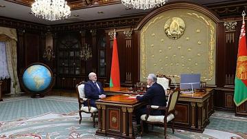 А. Лукашенко принял с докладом главу Администрации Президента
