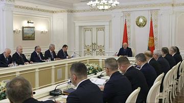 Президент провёл совещание с руководством Совмина