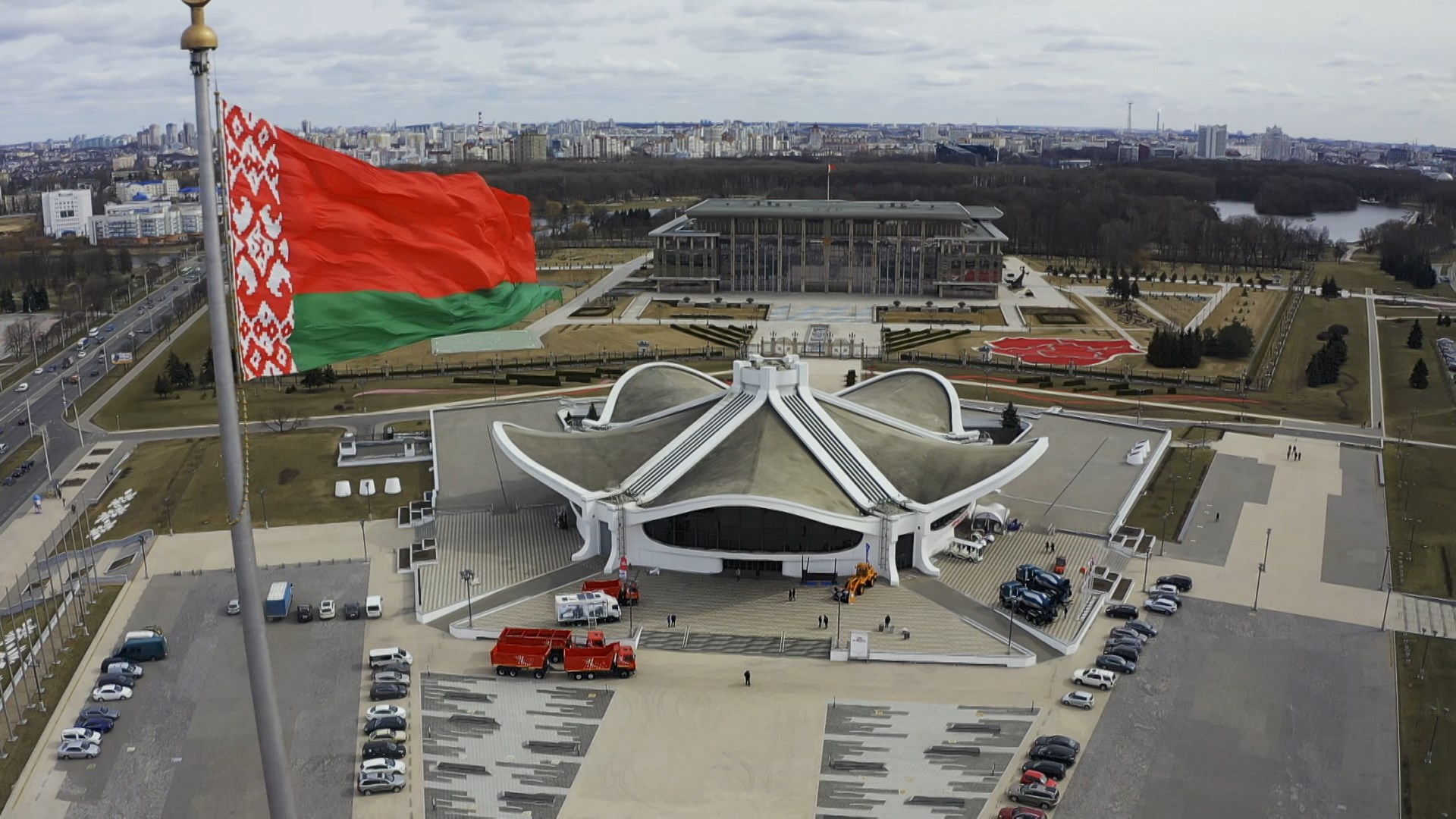 В Беларуси увеличена финансовая поддержка детей-сирот