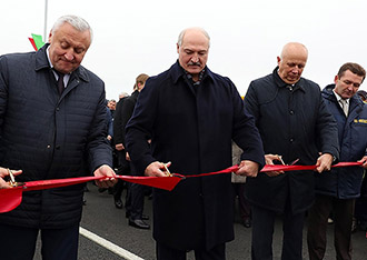 Лукашенко открыл мост в Житковичах