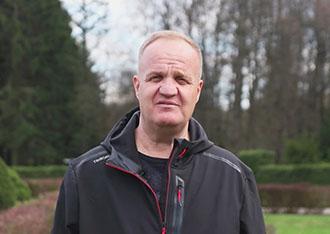 Оливер Манглус — председатель культурно-просветительского общественного объединения «Эстонская община «Ласточка» в Беларуси