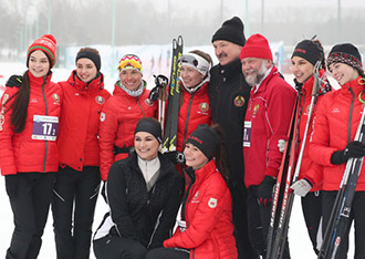 «Минская лыжня 2019»: Александр Лукашенко принял участие в республиканском спортивном празднике