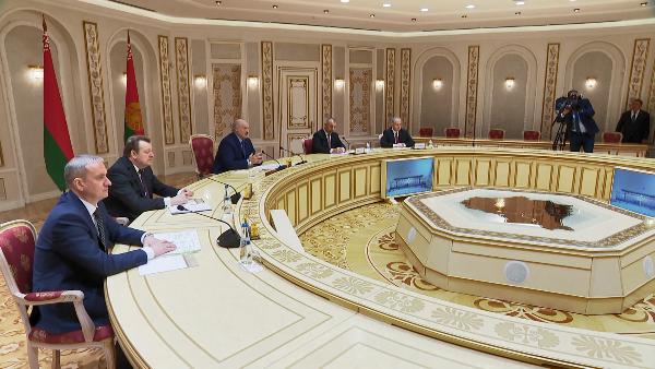 АКЦЕНТЫ ДНЯ