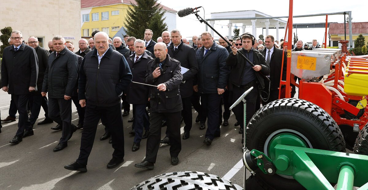 Началась большая командировка Президента в Гомельскую область