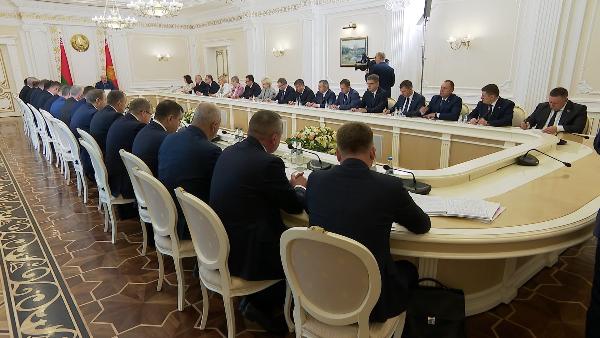 АКЦЕНТЫ ДНЯ