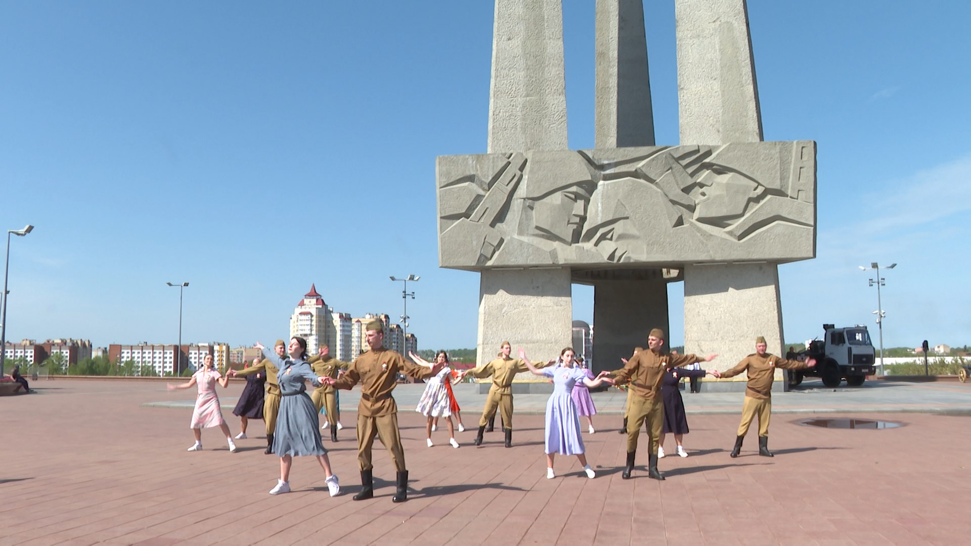«Вальс Победы» в Витебске станцевали сотрудники областного управления МЧС и туристско-гостиничного комплекса