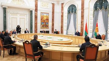 Президент провёл встречу с главами правительств стран ЕАЭС и СНГ 