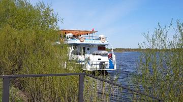 Круизный теплоход «Белая Русь» совершает первый рейс в сезоне 