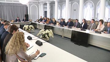Белорусские банки будут принимать валюту с загрязнениями