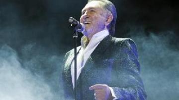 National artist of Belarus Anatol Yarmlenko marks 70 years