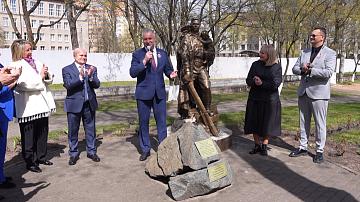 A patriotic celebration united students from Belarusian and Russian gymnasiums