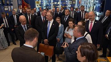 Руководители диппредставительств и загранучреждений посетили БелАЗ