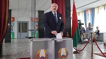 Участие Александра Лукашенко в голосовании на выборах Президента Республики Беларусь 