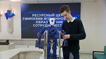 Белорусский школьник разработал гуманоидного робота с интеллектуальной платформой управления