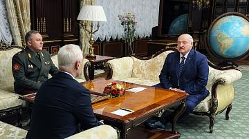 А. Лукашенко провёл встречу с министром обороны России