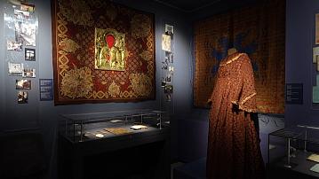 A unique collection of embossed rizas on display in Minsk 