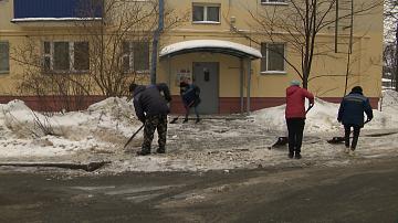 Minsk is being cleared of snow and ice