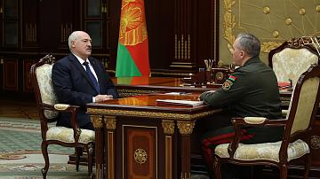 А. Лукашенко принял с докладом министра обороны