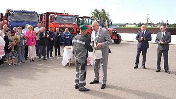 The first combine operator who harvested 3.000 tonnes was awarded in Grodno Oblast