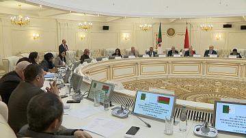 В Алжире планируют открыть сборочные производства белорусской техники