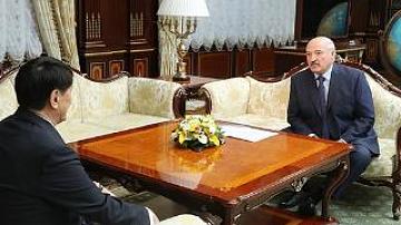 Президент встретился с послом Казахстана