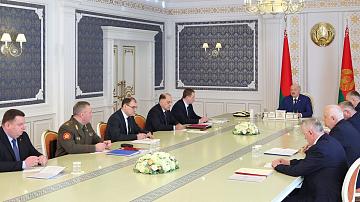 Aleksandr Lukashenko held a meeting on equipping the Armed Forces and developing the military-industrial complex