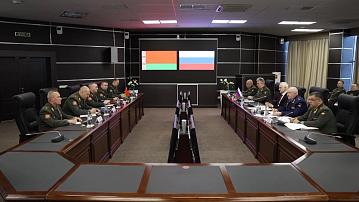  The Defense Ministers of Belarus and Russia discussed areas of further cooperation