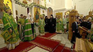 Patriarch Kirill presented an award to Metropolitan Veniamin