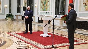 Президент Беларуси вручил госнаграды