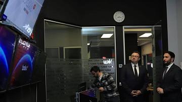 Посол Дмитрий Пиневич посетил телеканал BAKU TV