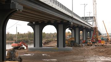 Reconstruction of the automobile bridge across Pripyat River in Gomel Oblast is being completed